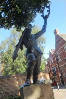 Richard III Statue